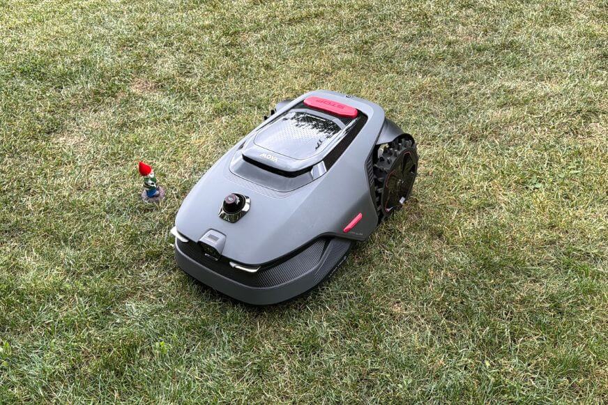 MOVA LiDAX Ultra 1000 weicht einem sehr kleinen Gartenzwerg im Test bei Hindernissen aus
